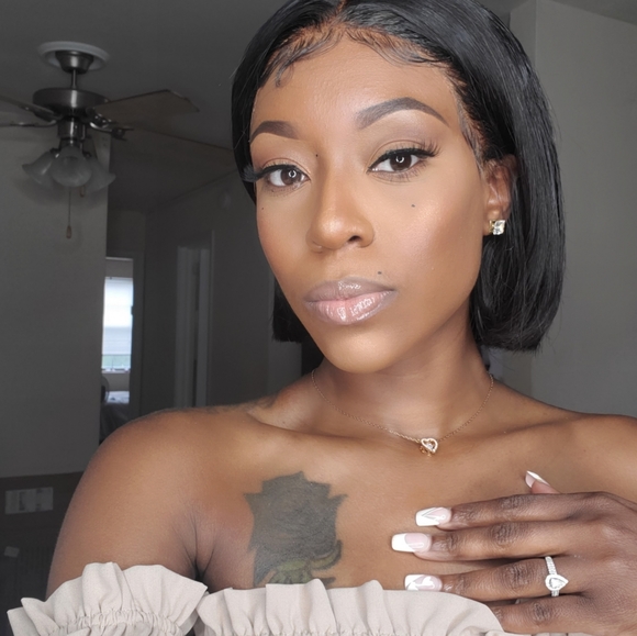 Meet your Posher, Michelle - Picture 1 of 3